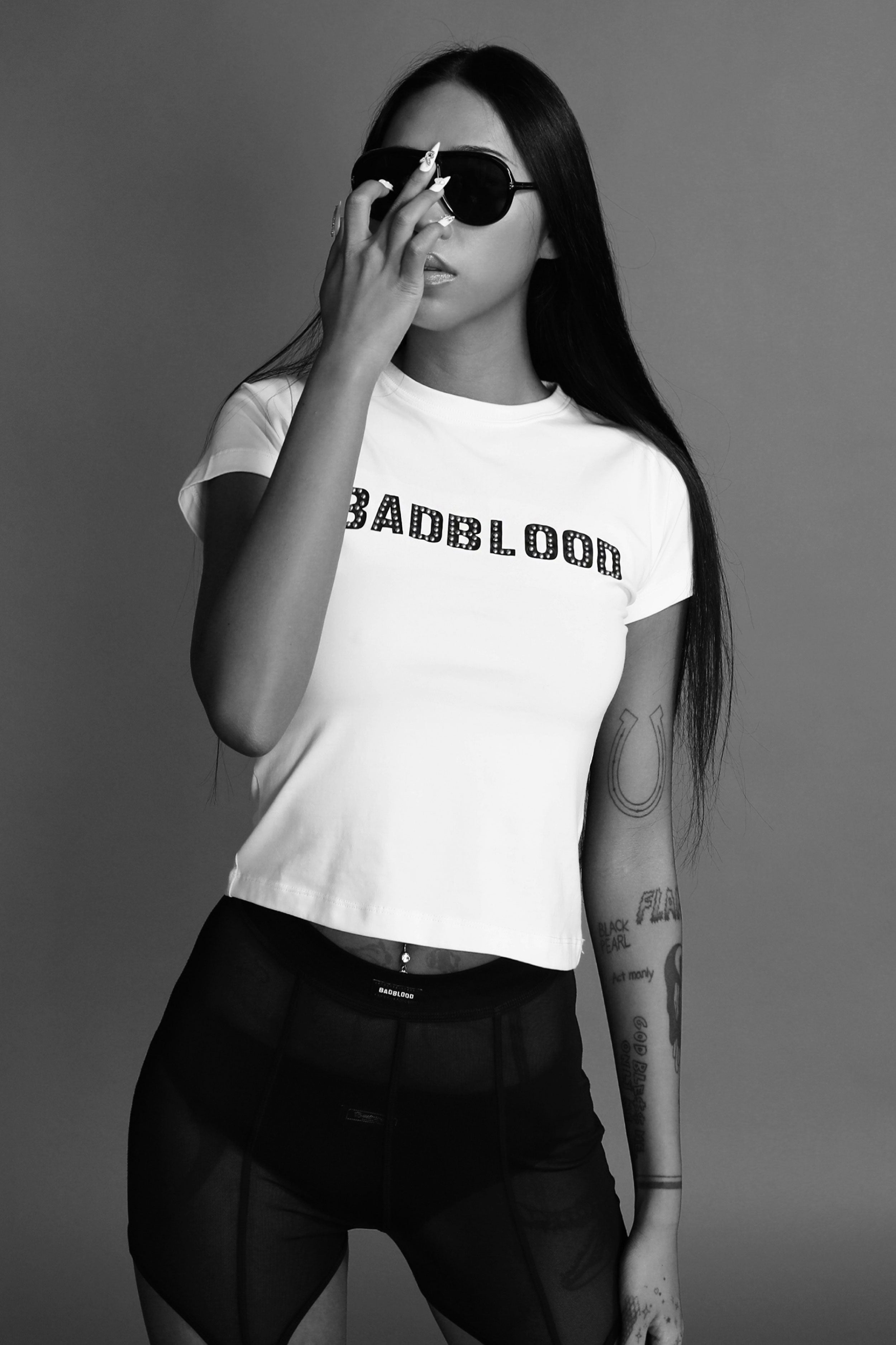 Badblood 鉚釘標誌短袖修身白色
