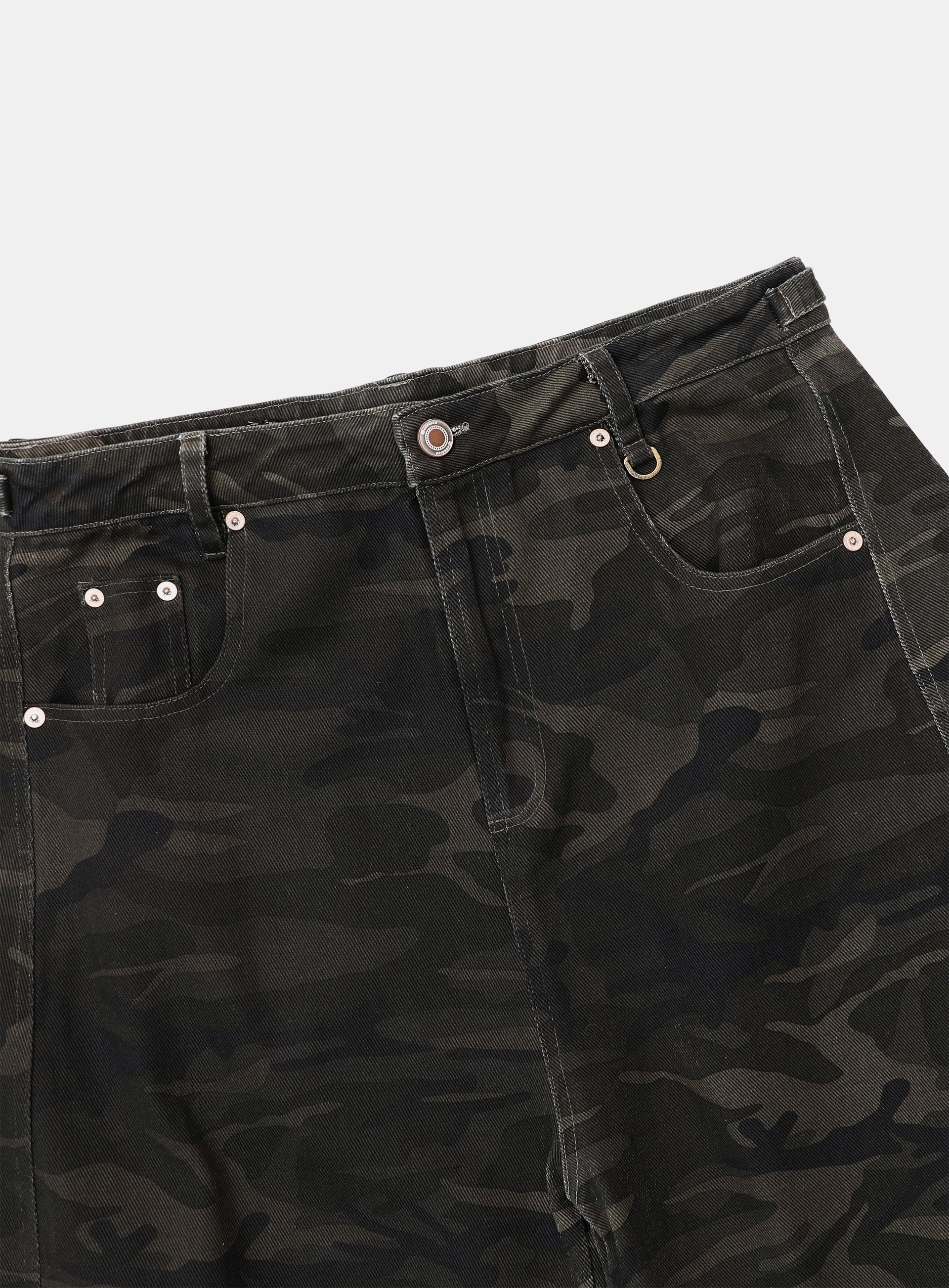 Badblood Lion Patch Washed Barrel Pants Dark Camo