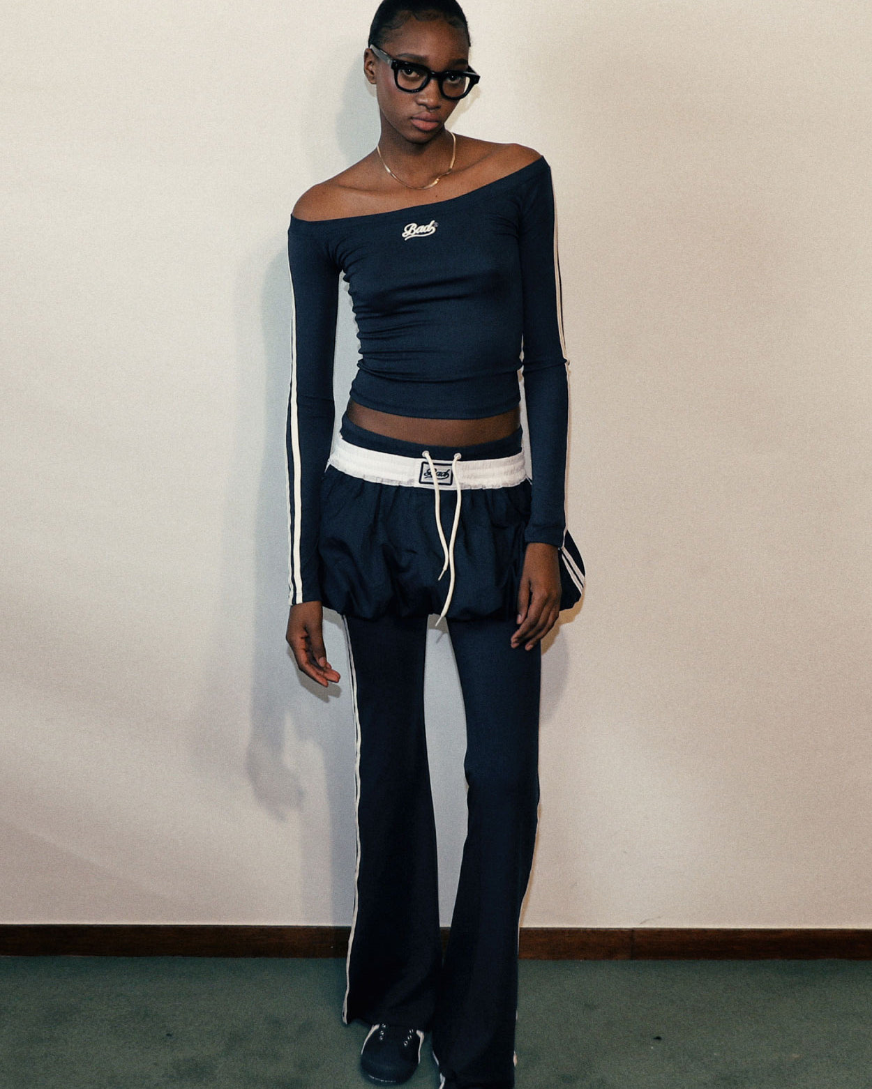 Badblood Barbara off-shoulder Top Navy