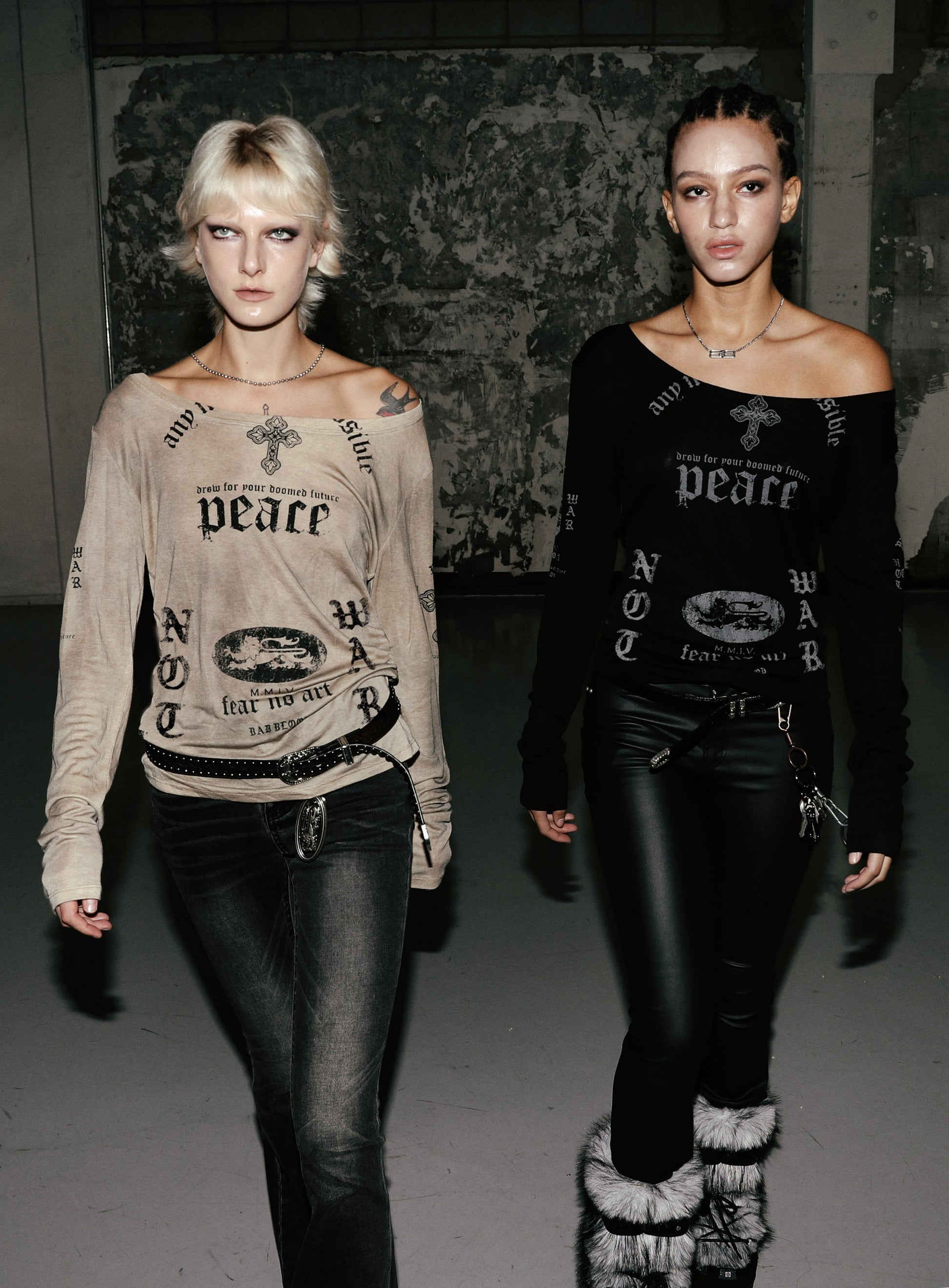 Badblood PEACE NOT WAR Loose Fit Tee Dusty Black
