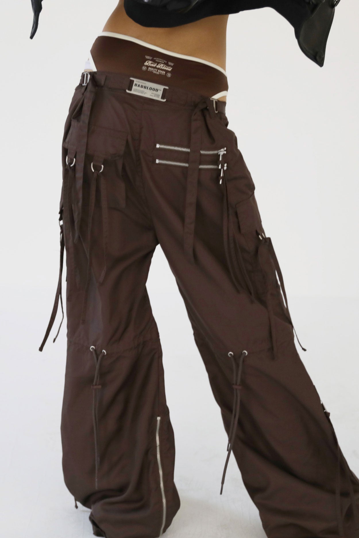 Badblood Multi-strap cargo pants Tobacco Parachute