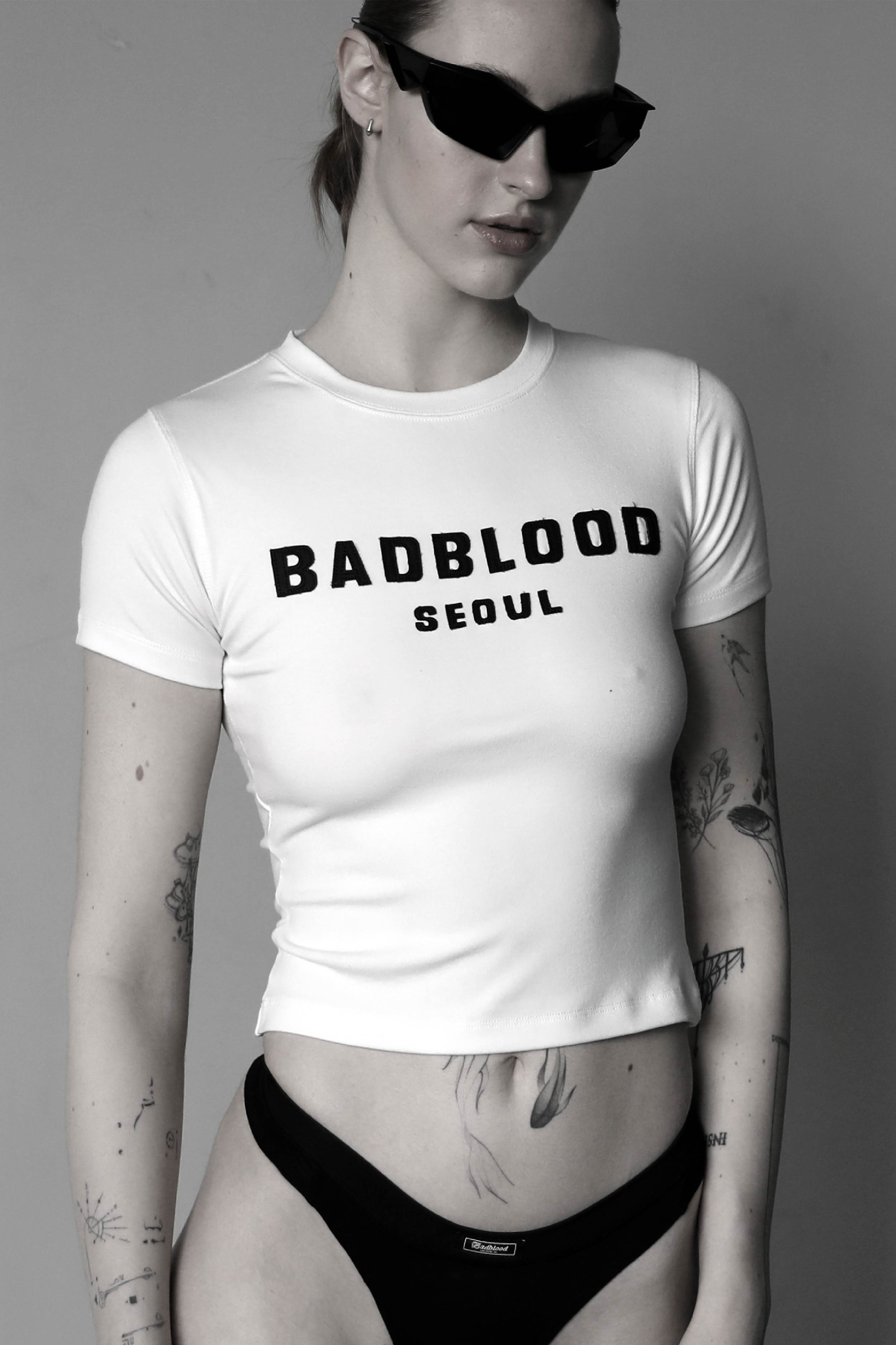 Badblood 皮革標誌短袖修身 T 卹 白色