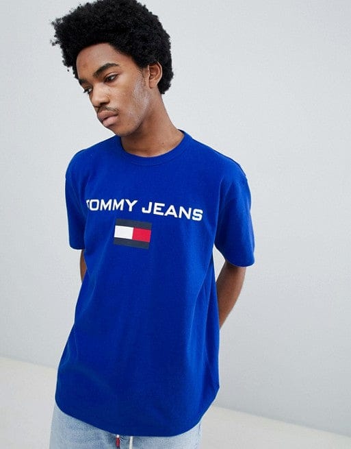 Tommy Jeans 90 年代航海膠囊旗幟標誌圓領 T 卹藍色